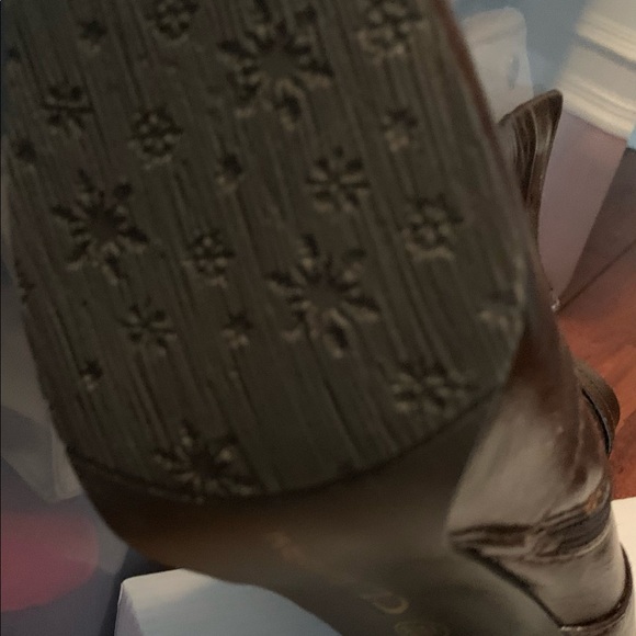 Brand new Chinese laundry calf boots - Picture 3 of 4